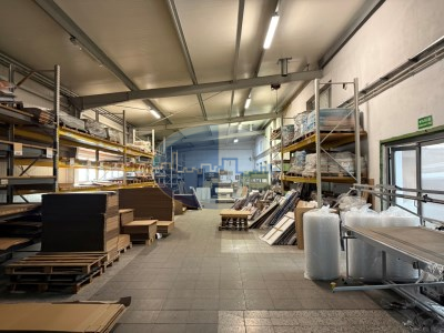 Obiekt komercyjny na sprzedaż o pow. 3046,35 m2 - Nowe Miasteczko - 9 000 000,00 PLN