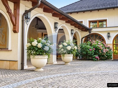Nieruchomości Zielona Góra - Dom na sprzedaż o pow. 800 m2